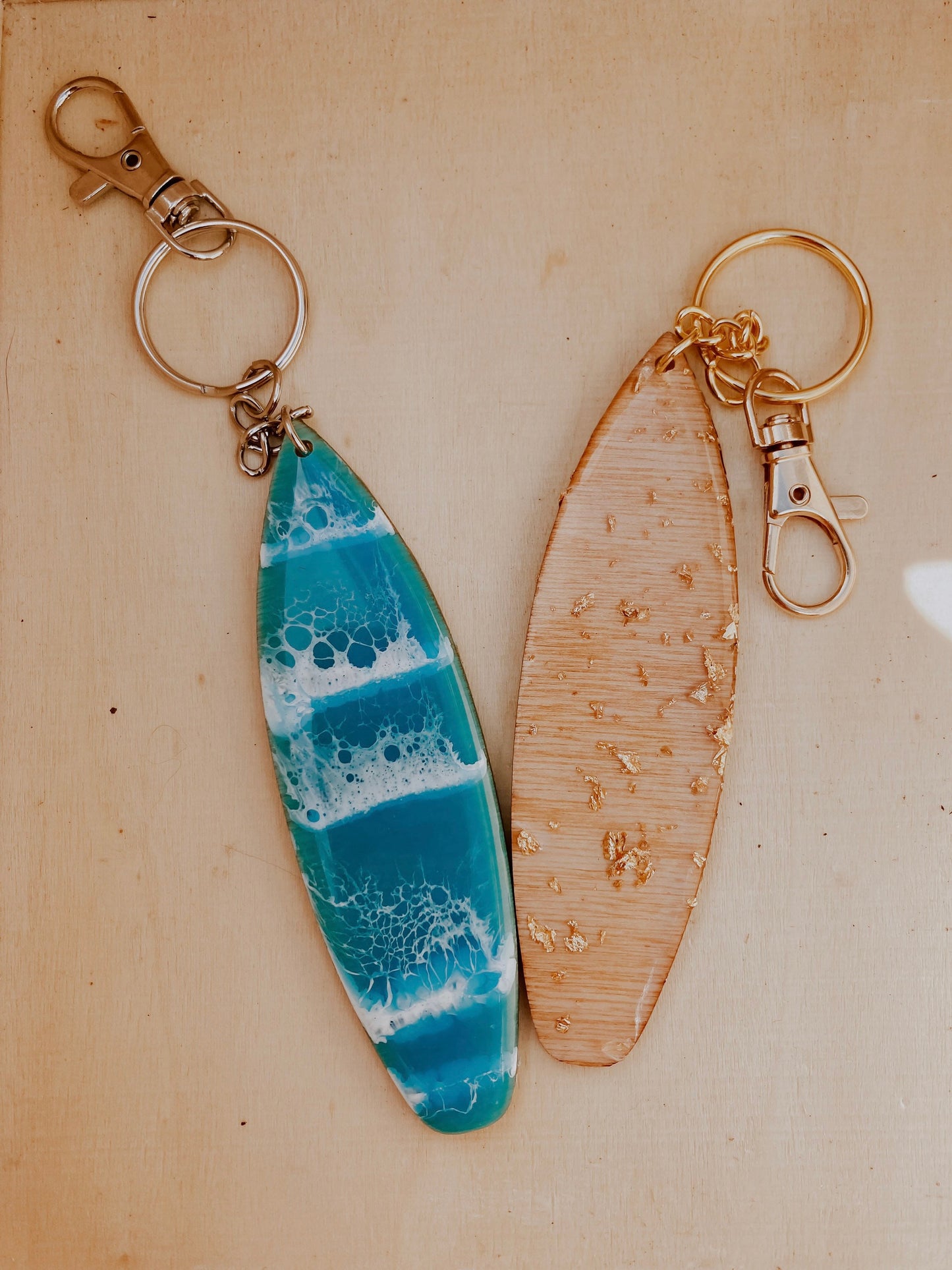 BULK 30 Surfboard Keychain ~ ocean theme ~ surf beach tropical style ~ wood and resin ~ customizable with your brand or logo ~ keyring