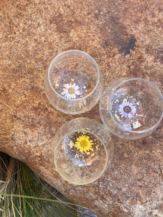 Pressed flower stemless wine glasses ~ daisy