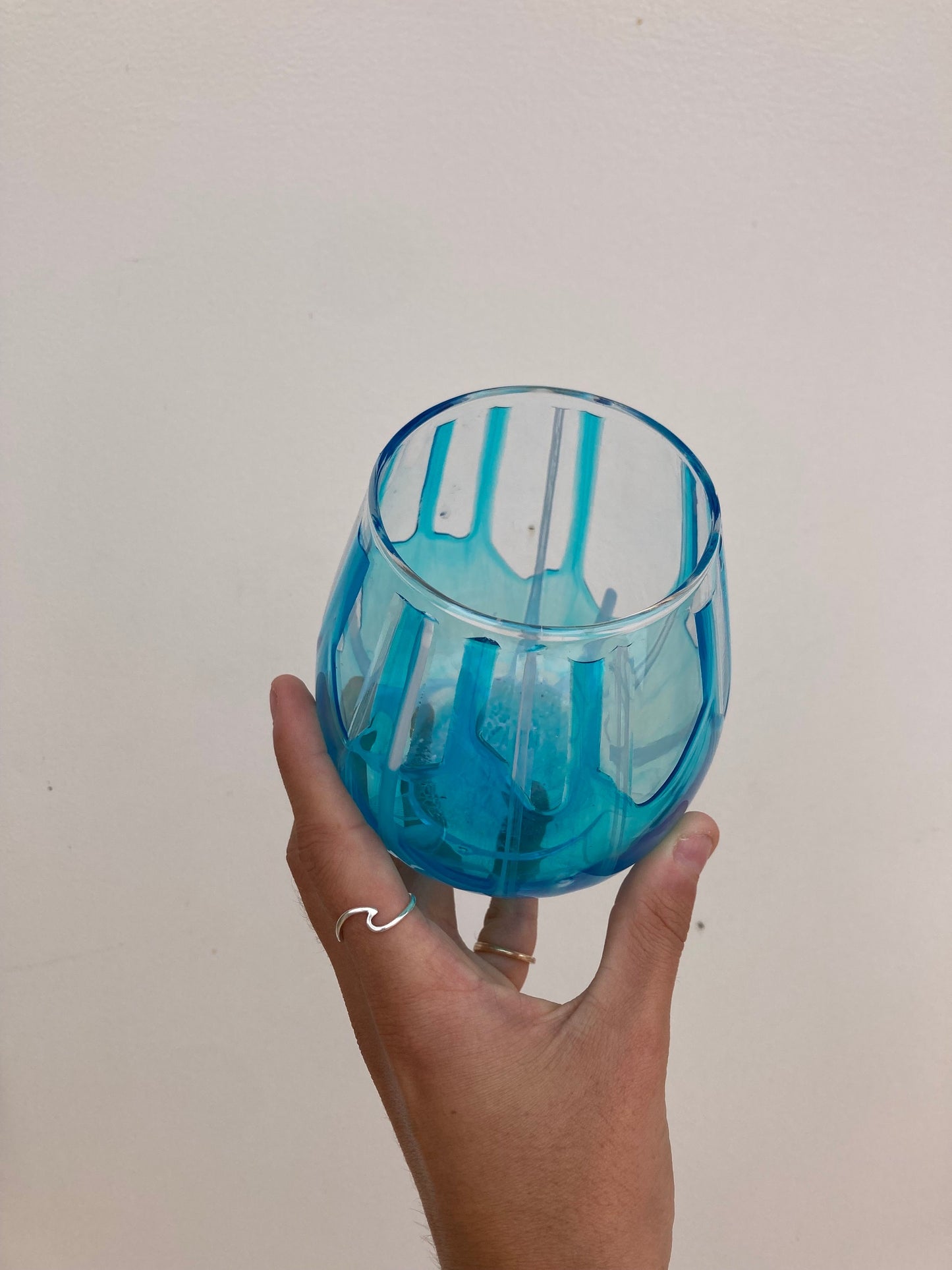 Ocean wave stemless wine glass